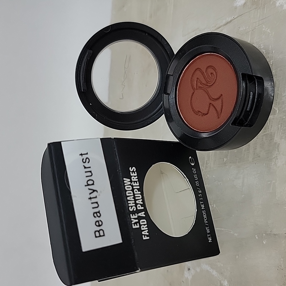 BNIB MAC Barbie eyeshadow Beautyburst
